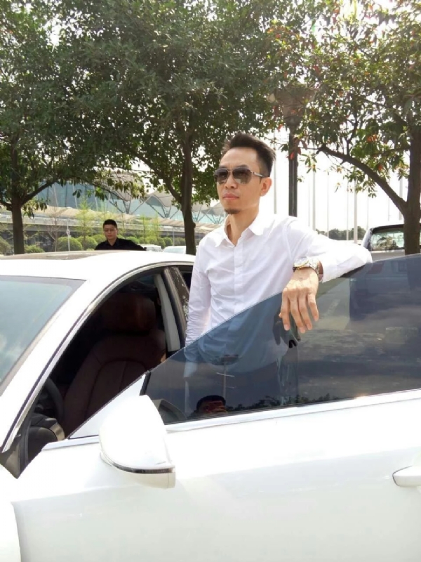 杨岳的第一张照片--桃园上门女婿服务网