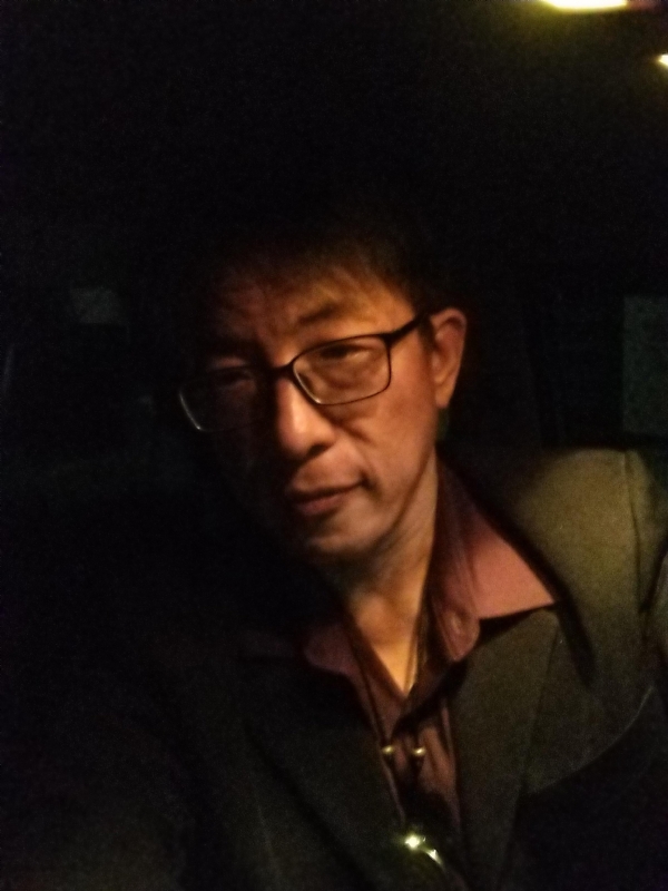隱姓埋名的第一张照片--桃园上门女婿服务网